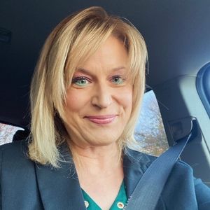 Meet your Posher, Carolyn